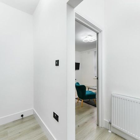 New Stylish 1 Bedroom Apartment - Flat D Norwood Luaran gambar