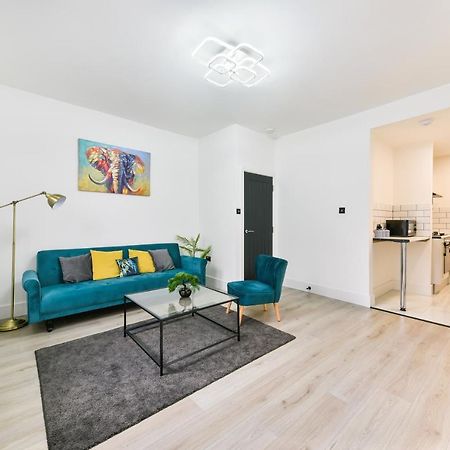 New Stylish 1 Bedroom Apartment - Flat D Norwood Luaran gambar
