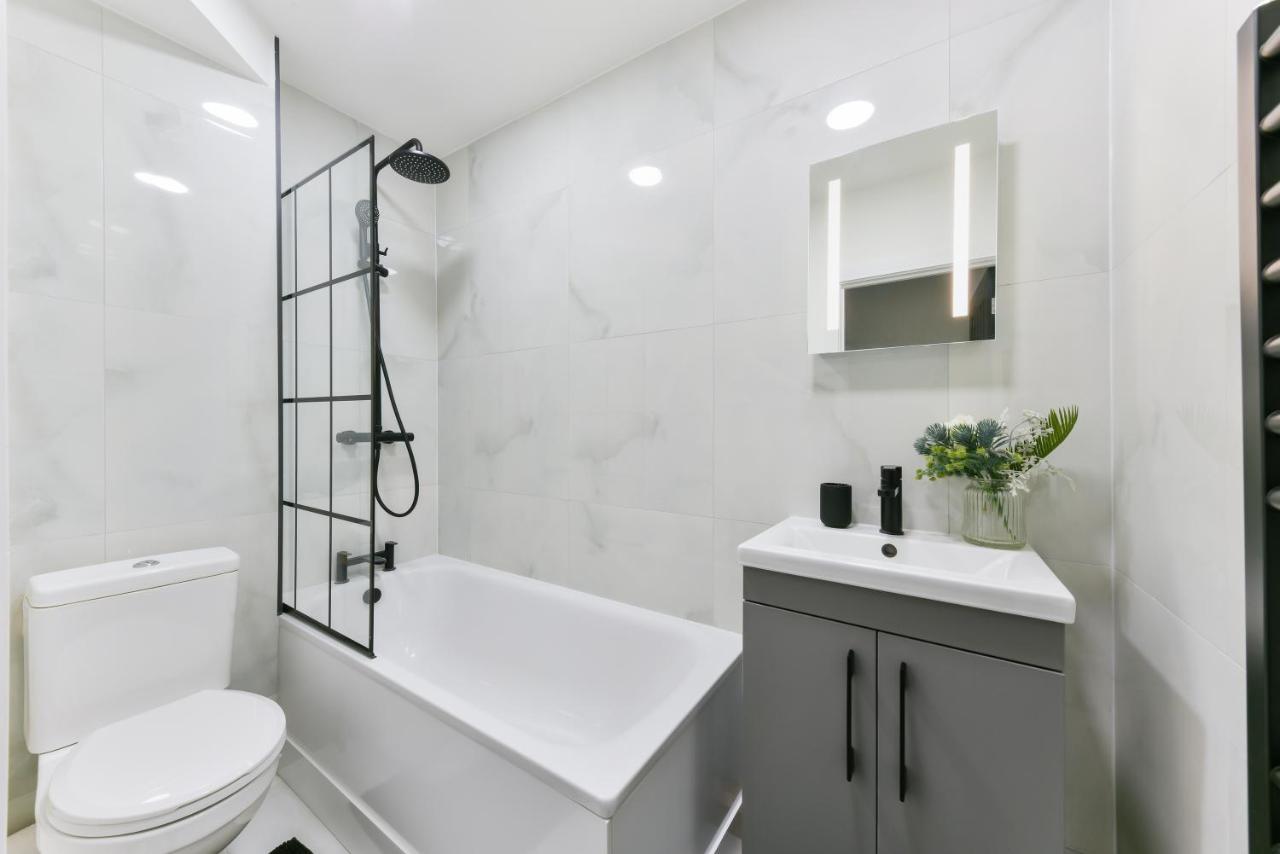 New Stylish 1 Bedroom Apartment - Flat D Norwood Luaran gambar